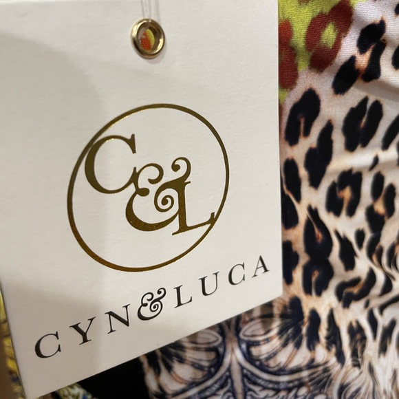 One-piece swimsuit - Picture 10 of 11